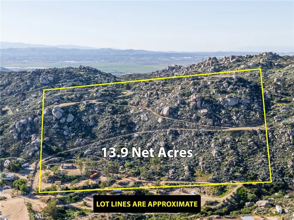 31300 Ruth Lane Homeland, CA 92548