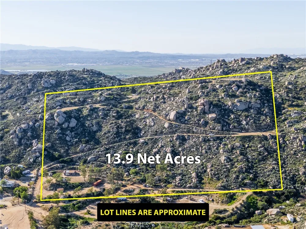 31300 Ruth Lane Homeland, CA 92548
