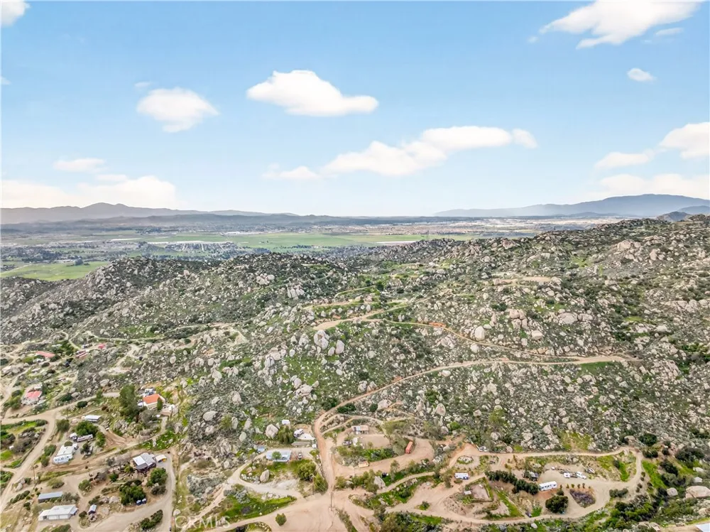 31300 Ruth Lane Homeland, CA 92548