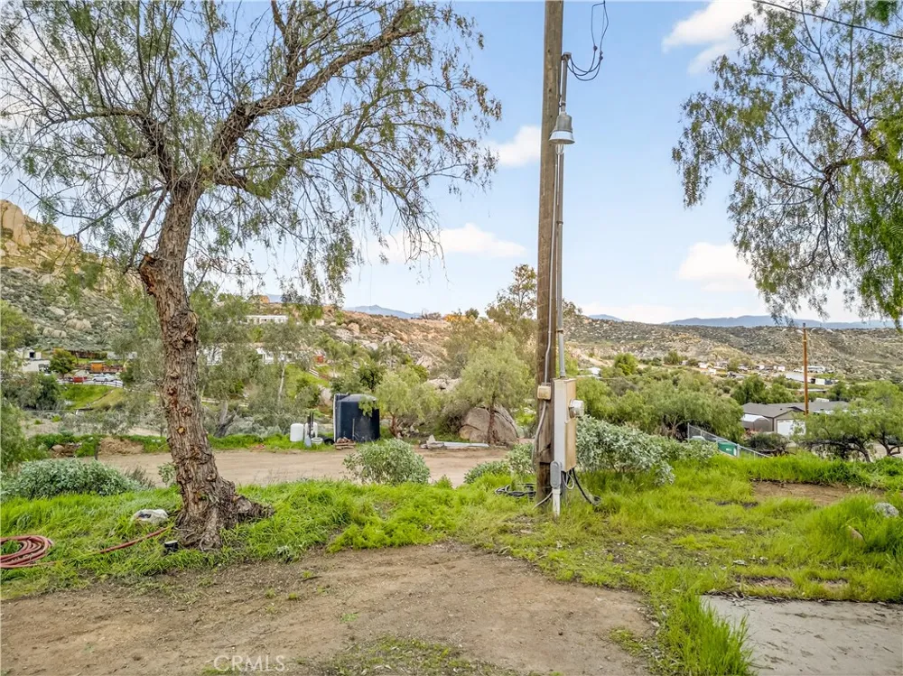 31300 Ruth Lane Homeland, CA 92548