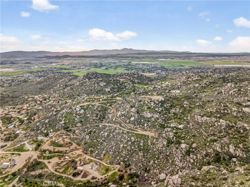 31300 Ruth Lane Homeland, CA 92548