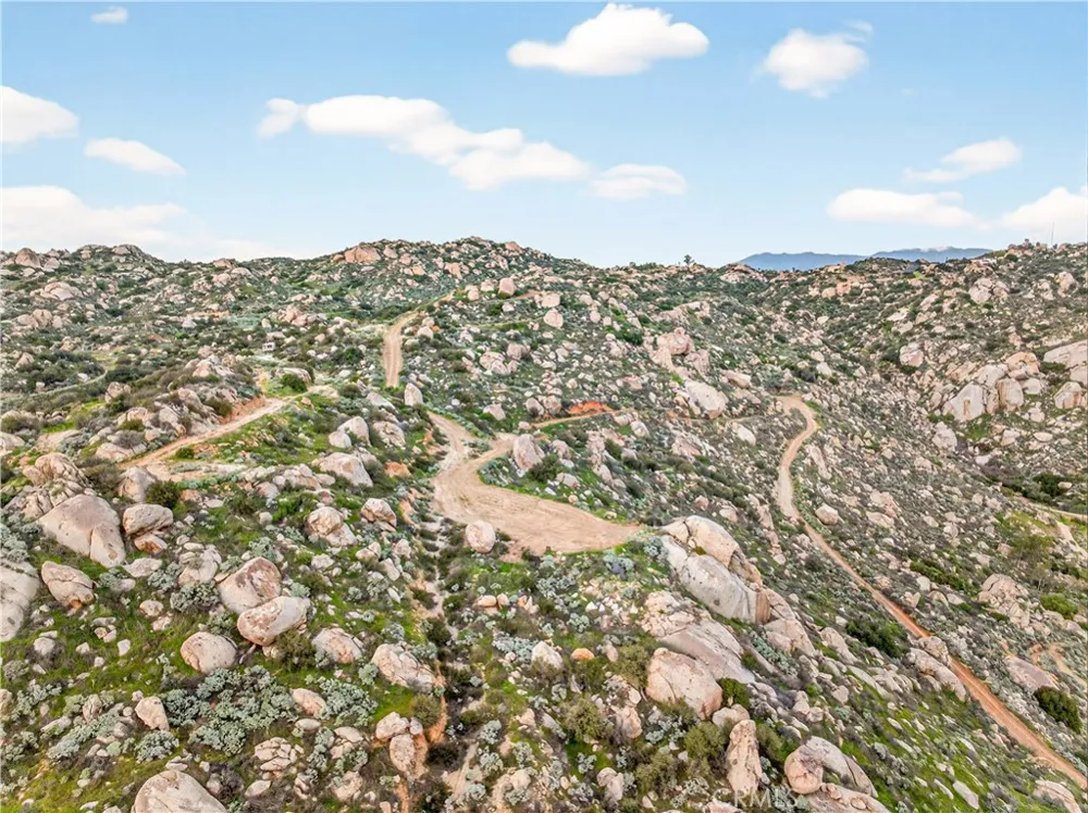 31300 Ruth Lane Homeland, CA 92548