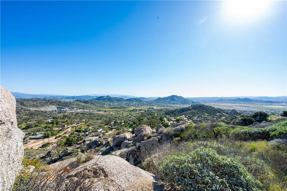 31300 Ruth Lane Homeland, CA 92548