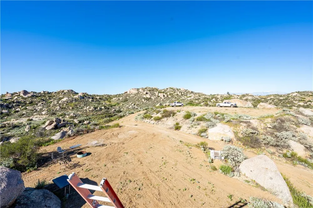 31300 Ruth Lane Homeland, CA 92548