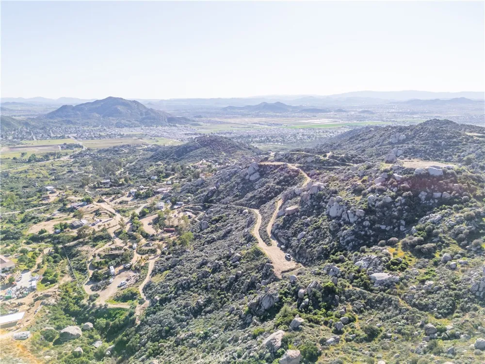 31300 Ruth Lane Homeland, CA 92548