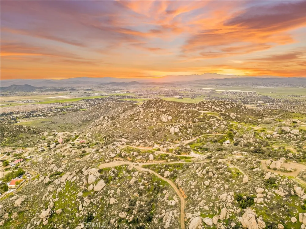 31300 Ruth Lane Homeland, CA 92548