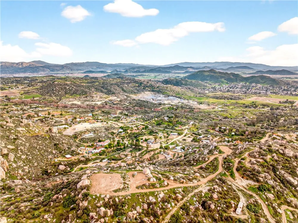 31300 Ruth Lane Homeland, CA 92548