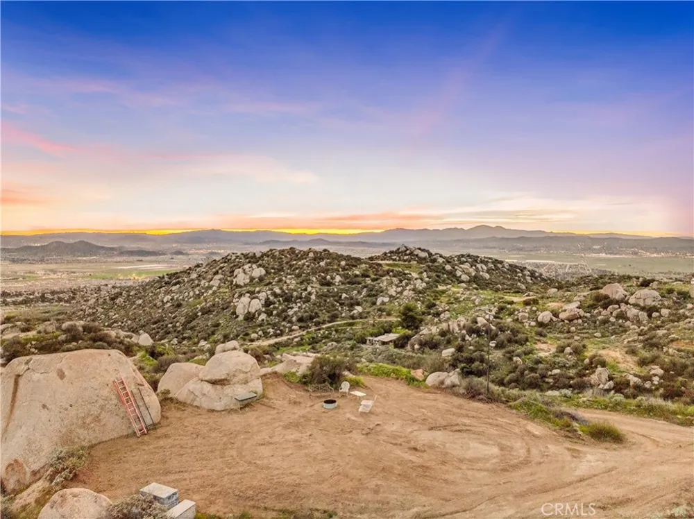 31300 Ruth Lane Homeland, CA 92548