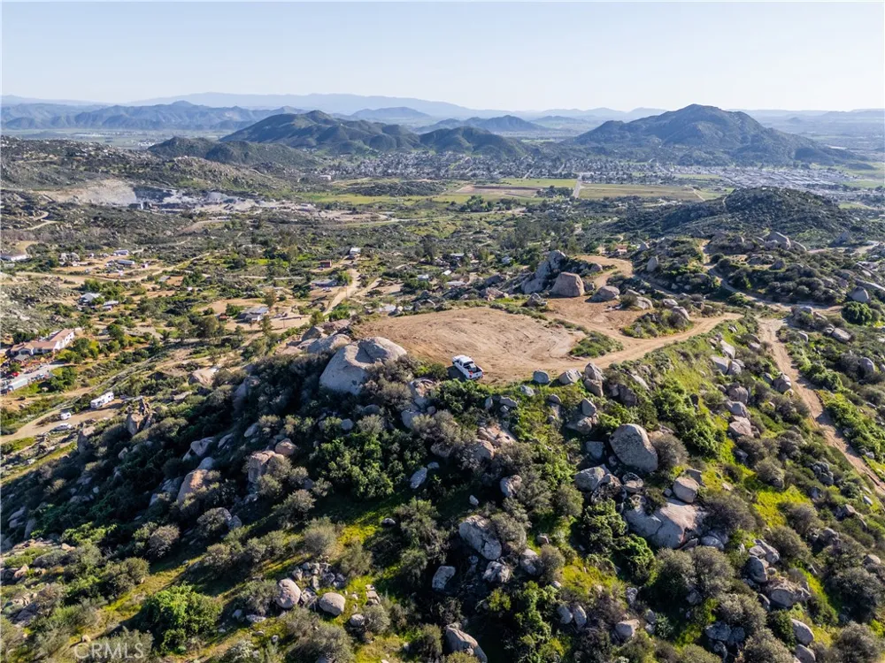 31300 Ruth Lane Homeland, CA 92548