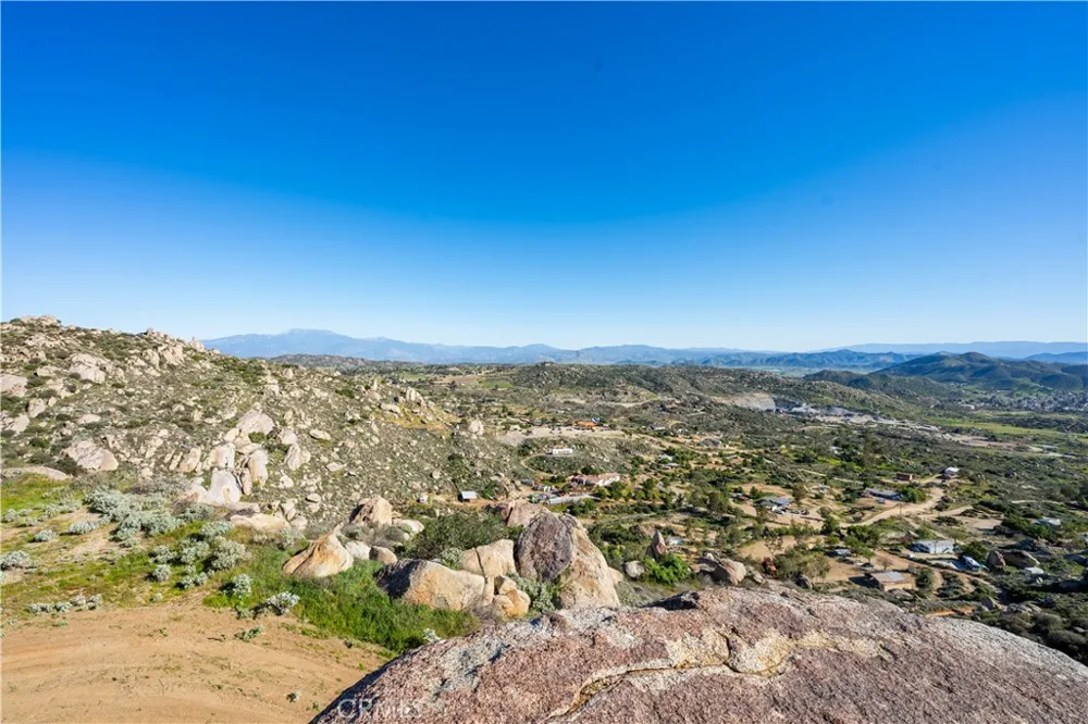 31300 Ruth Lane Homeland, CA 92548