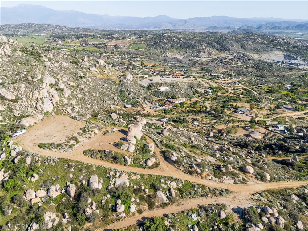 31300 Ruth Lane Homeland, CA 92548