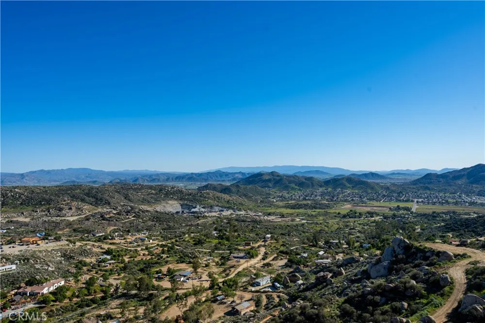 31300 Ruth Lane Homeland, CA 92548