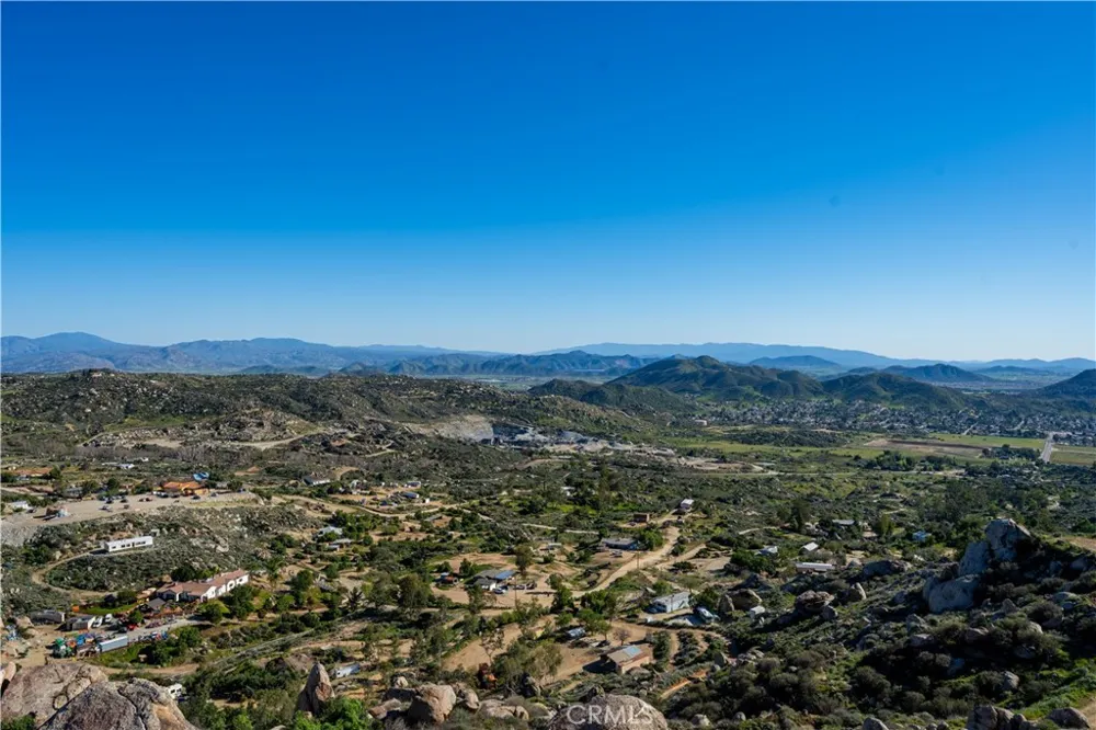 31300 Ruth Lane Homeland, CA 92548
