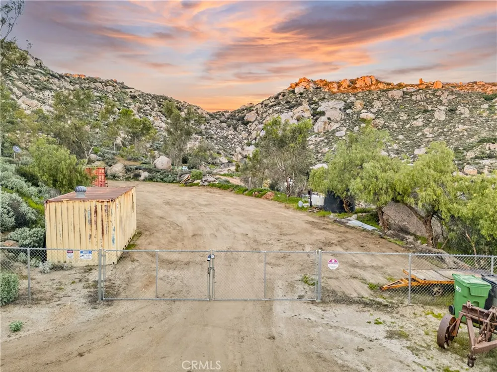 31300 Ruth Lane Homeland, CA 92548