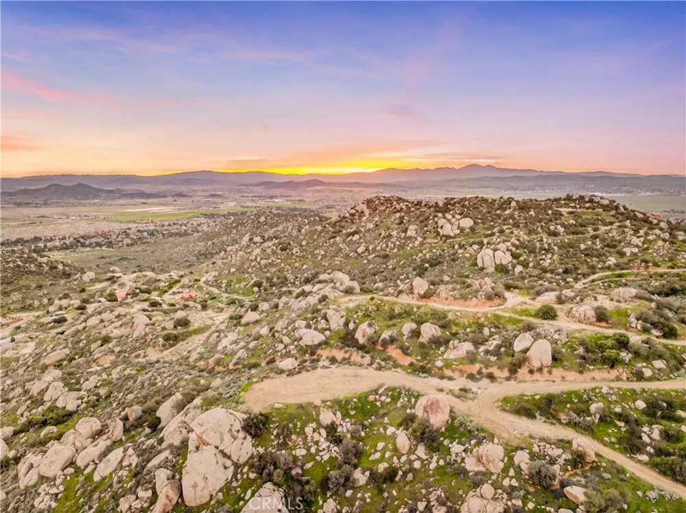 31300 Ruth Lane Homeland, CA 92548