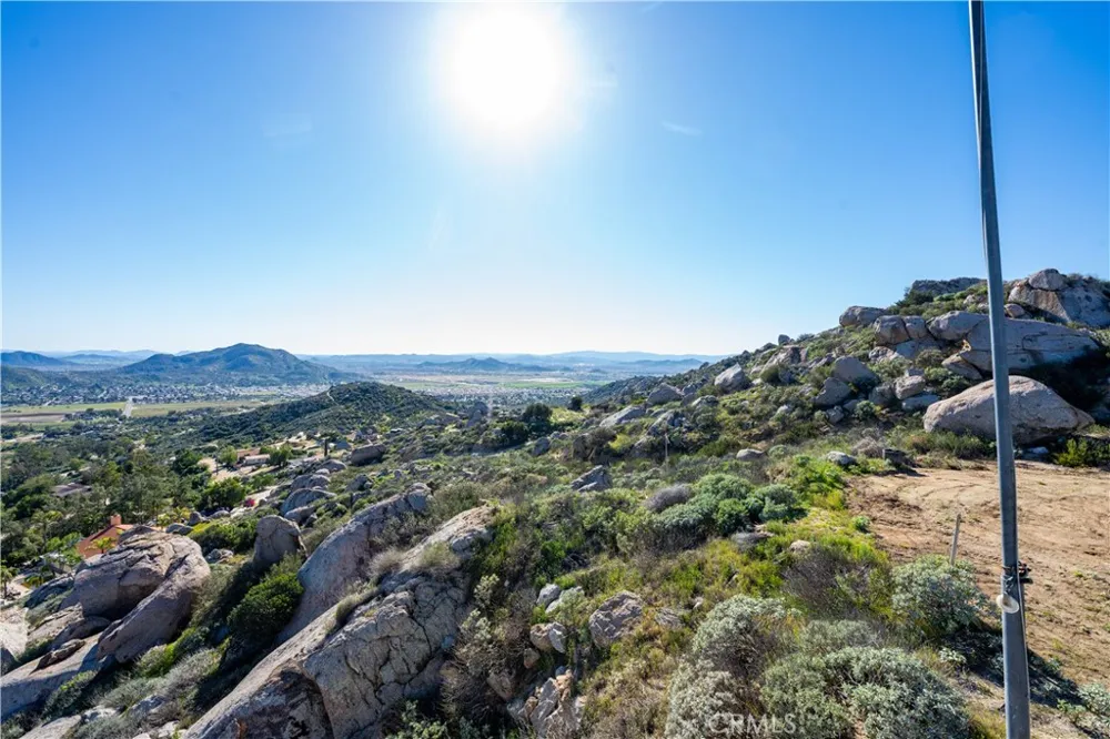 31300 Ruth Lane Homeland, CA 92548