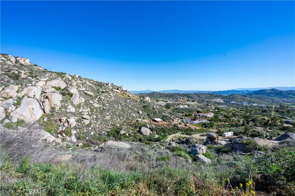 31300 Ruth Lane Homeland, CA 92548