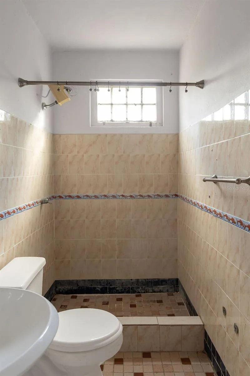 63 SECTOR VILLA BORINQUEN Vieques, PR 00765