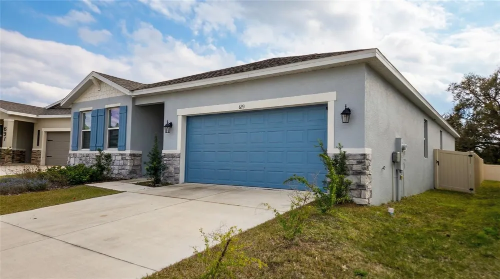693 CROWN ROSE DRIVE Eagle Lake, FL 33839