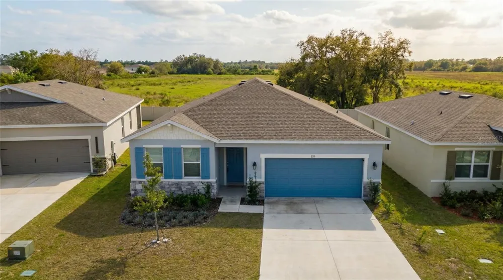 693 CROWN ROSE DRIVE Eagle Lake, FL 33839