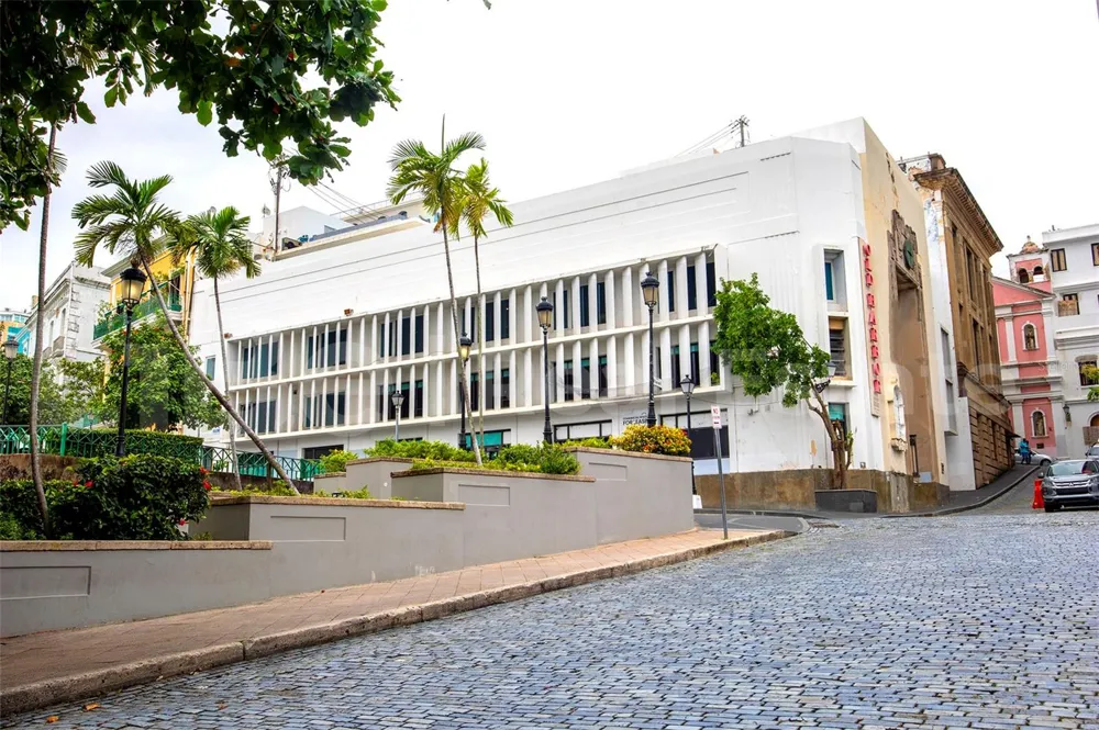 203 RECINTO SUR #5 Old San Juan, PR 00901