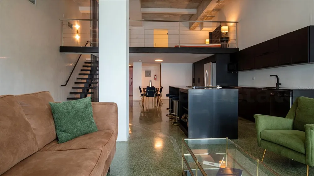 203 RECINTO SUR #5 Old San Juan, PR 00901