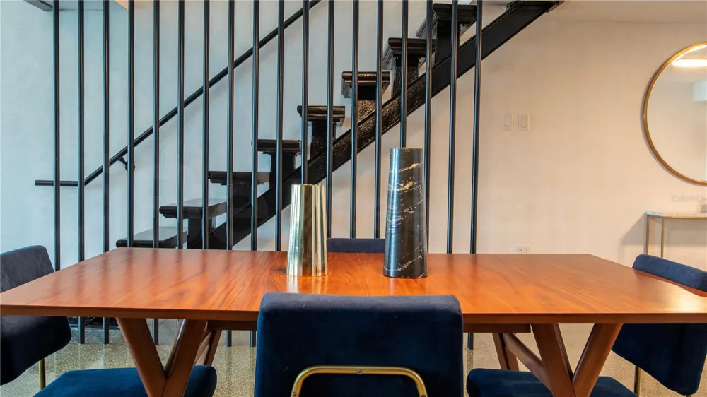 203 RECINTO SUR #5 Old San Juan, PR 00901