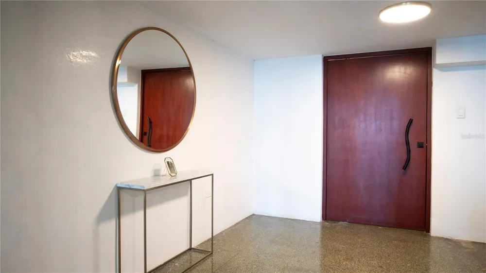 203 RECINTO SUR #5 Old San Juan, PR 00901