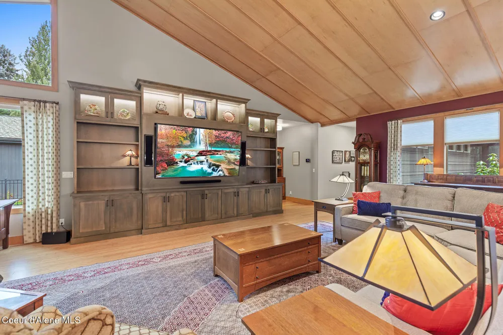 9641 EASY STREET Hayden Lake, ID 83835