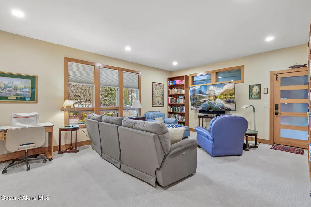 9641 EASY STREET Hayden Lake, ID 83835