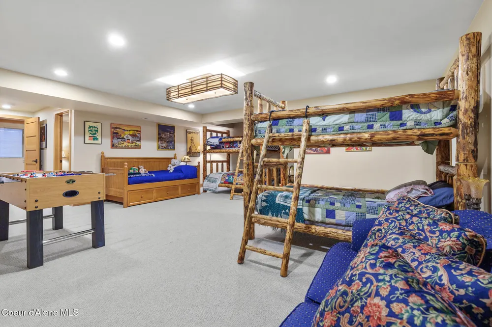 9641 EASY STREET Hayden Lake, ID 83835