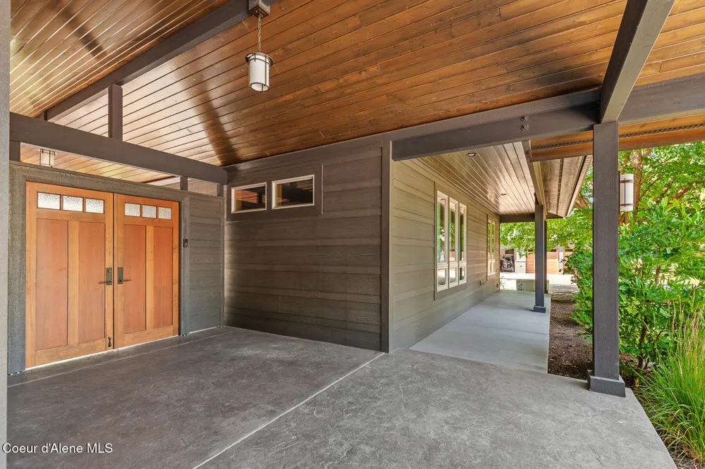 9641 EASY STREET Hayden Lake, ID 83835