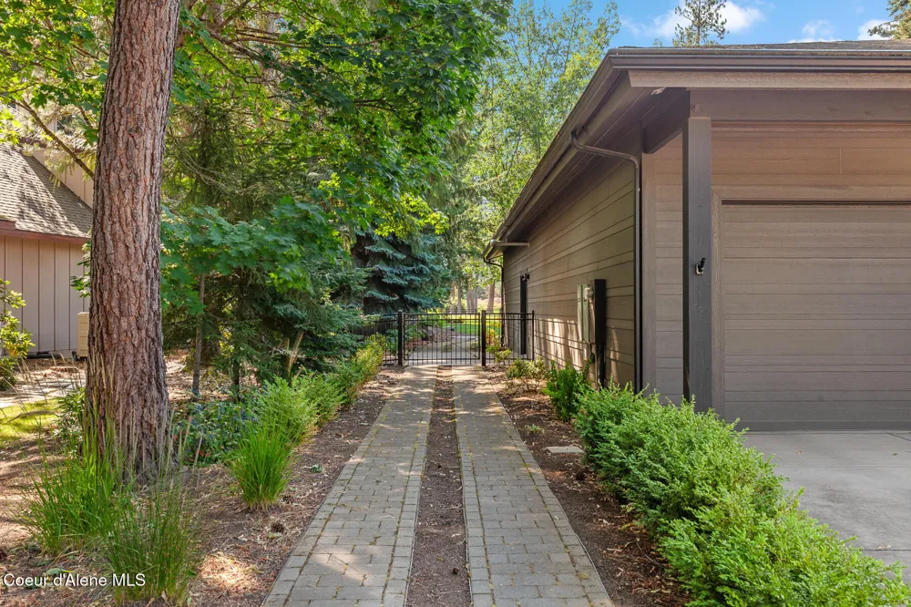 9641 EASY STREET Hayden Lake, ID 83835