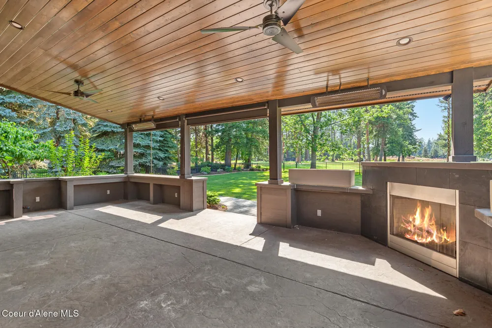 9641 EASY STREET Hayden Lake, ID 83835