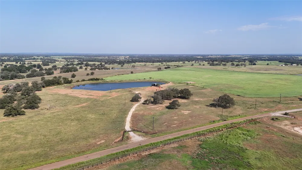2039 County Road 326 Giddings, TX 78942