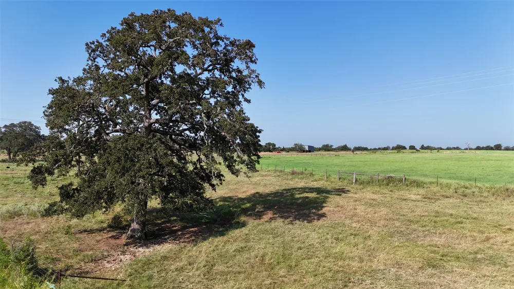 2039 County Road 326 Giddings, TX 78942