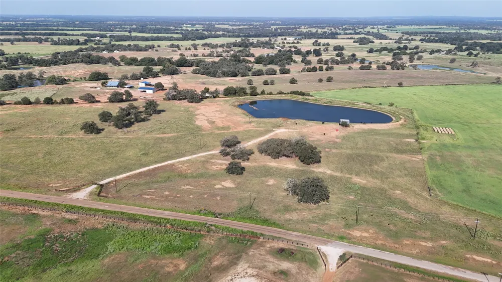 2039 County Road 326 Giddings, TX 78942