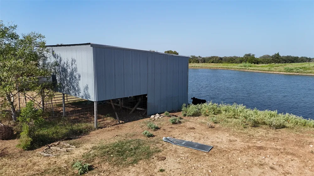2039 County Road 326 Giddings, TX 78942