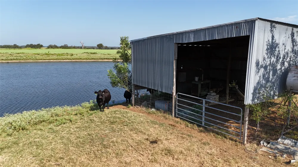 2039 County Road 326 Giddings, TX 78942