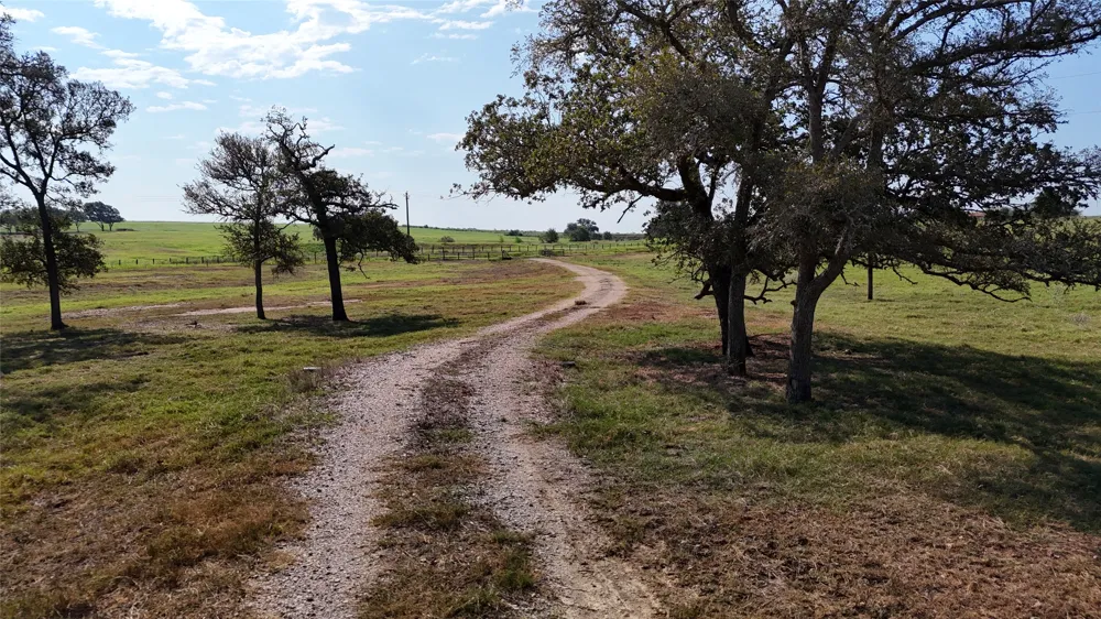 2039 County Road 326 Giddings, TX 78942