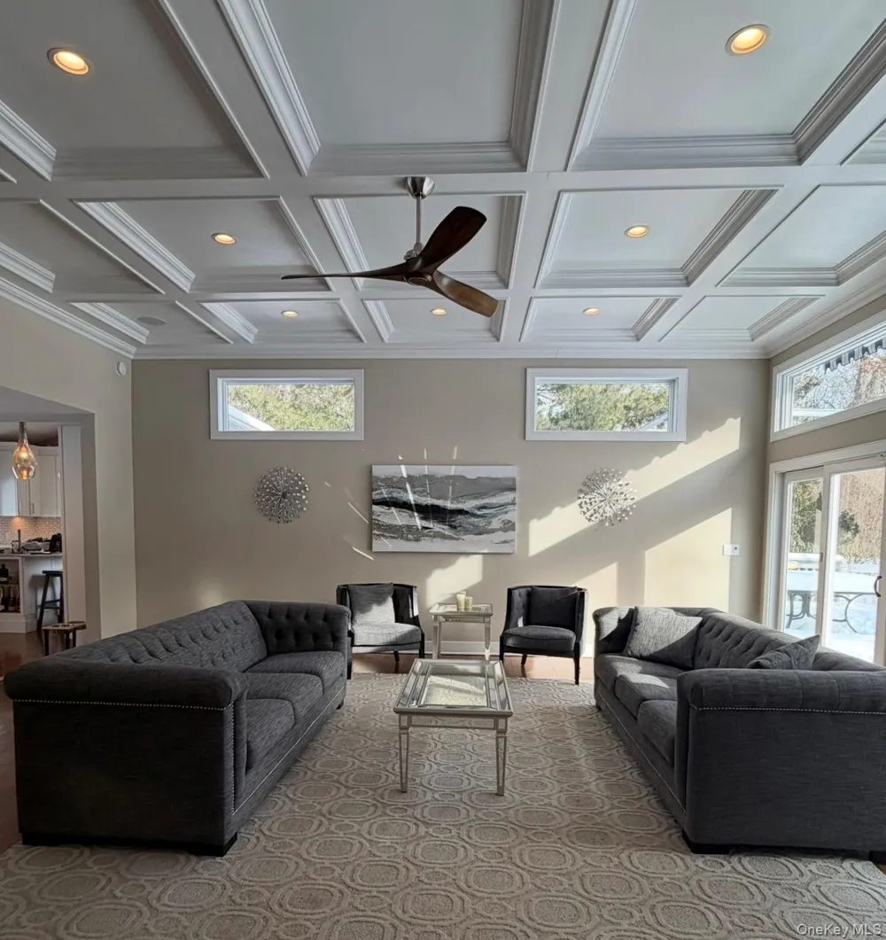 10 Skyes Neck Court East Quogue, NY 11942