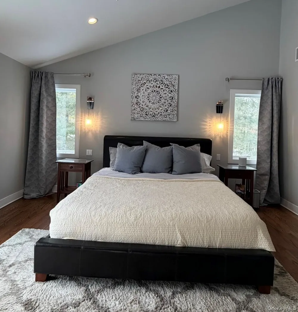10 Skyes Neck Court East Quogue, NY 11942