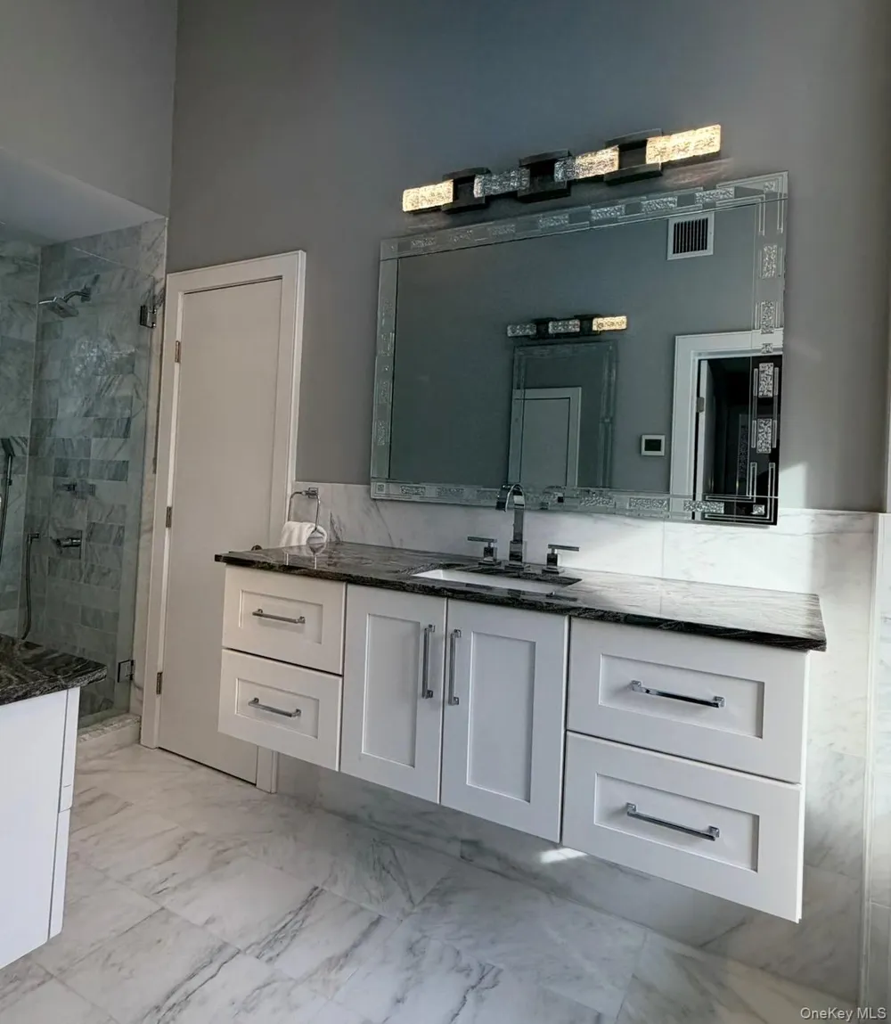 10 Skyes Neck Court East Quogue, NY 11942
