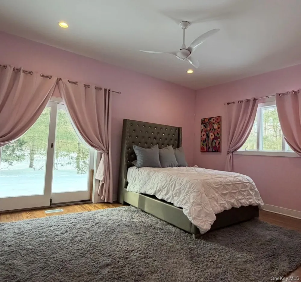10 Skyes Neck Court East Quogue, NY 11942