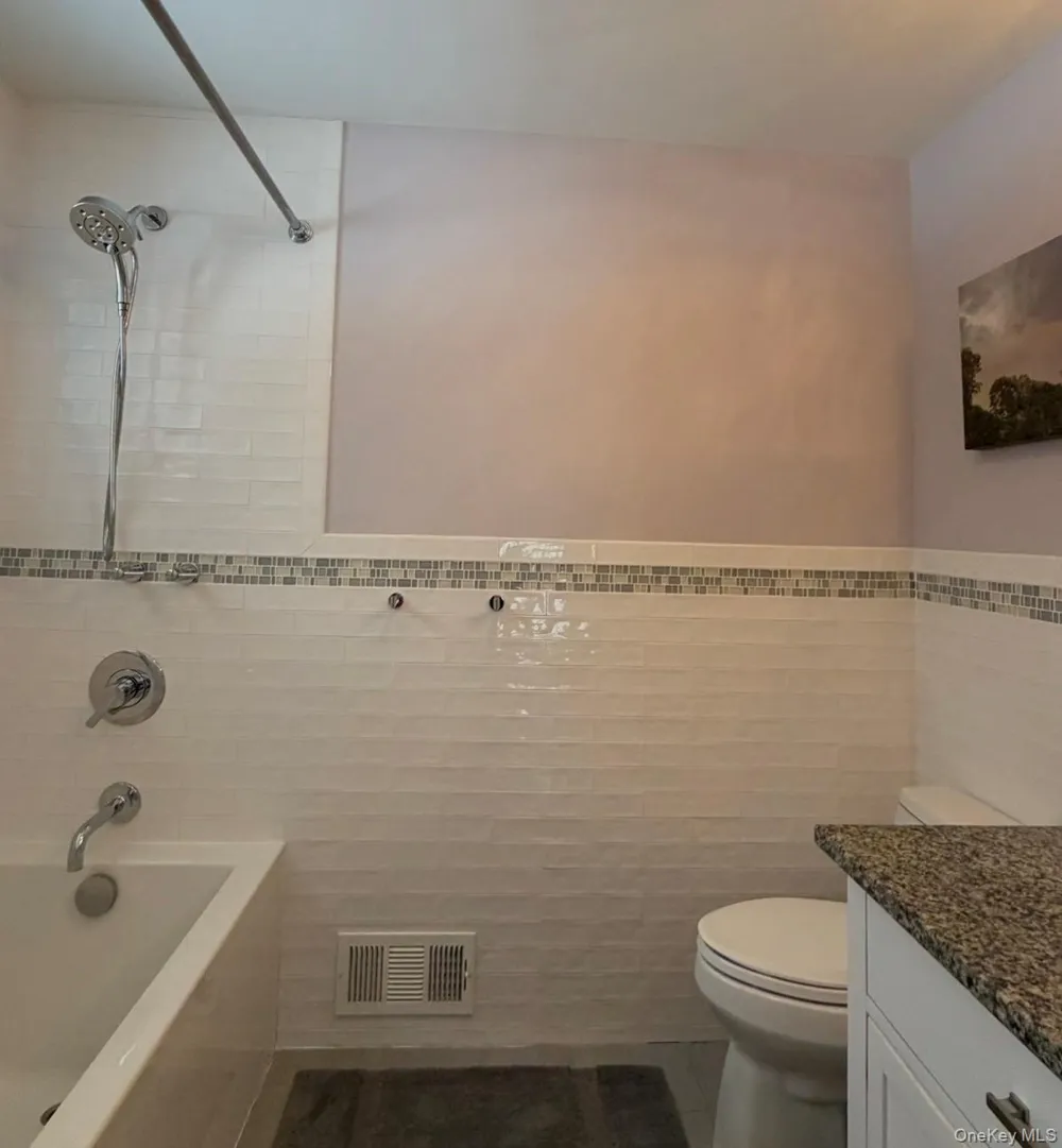 10 Skyes Neck Court East Quogue, NY 11942