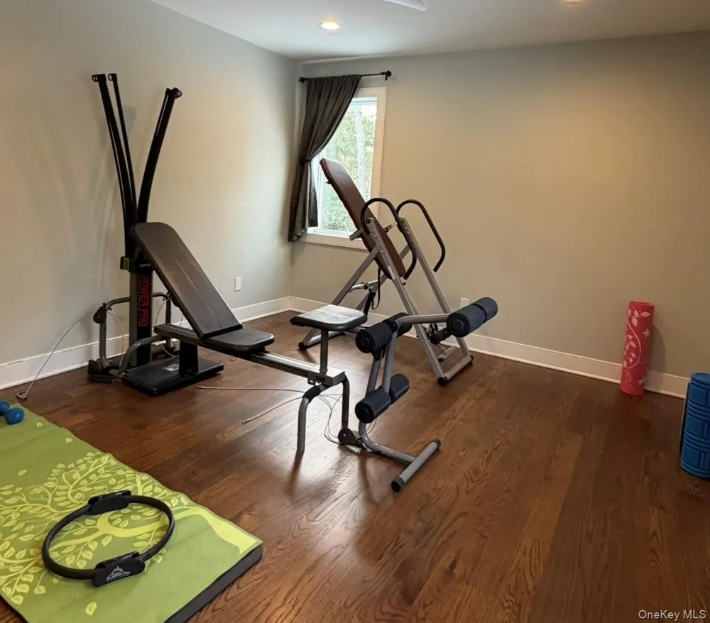 10 Skyes Neck Court East Quogue, NY 11942