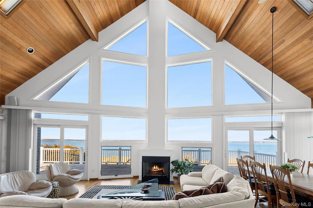 8 Dune Lane Westhampton Dunes, NY 11978
