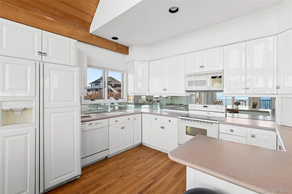8 Dune Lane Westhampton Dunes, NY 11978