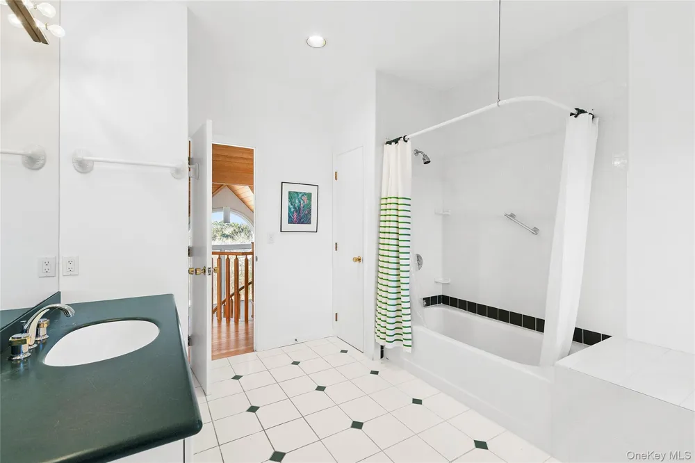 8 Dune Lane Westhampton Dunes, NY 11978