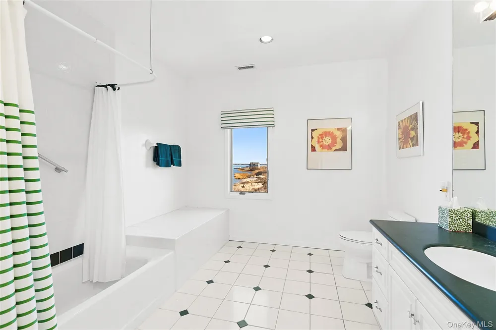 8 Dune Lane Westhampton Dunes, NY 11978